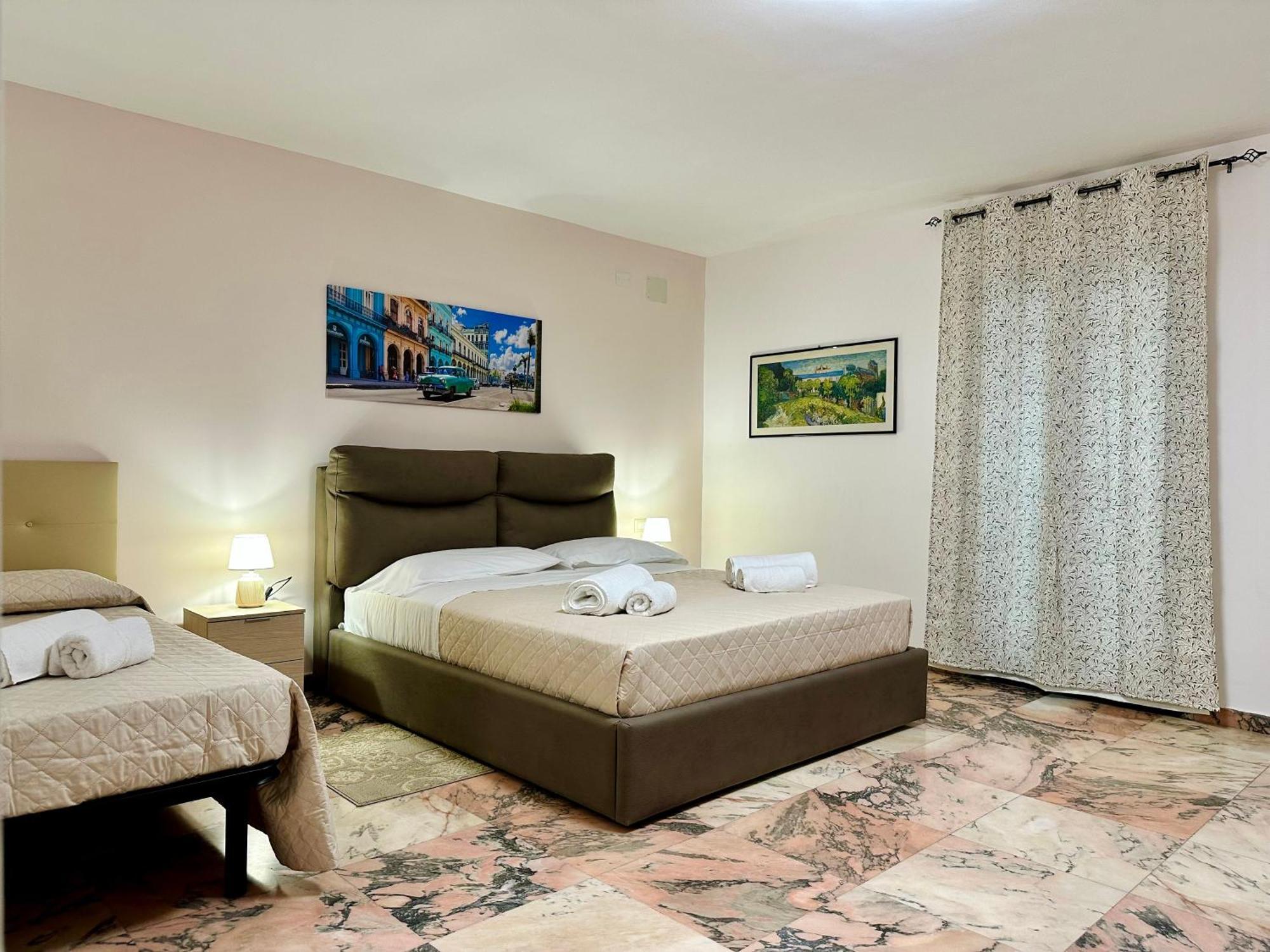 Unique Rooms In Centro Citta Bagno Privato E Climatizzatore Ragusa Exterior photo